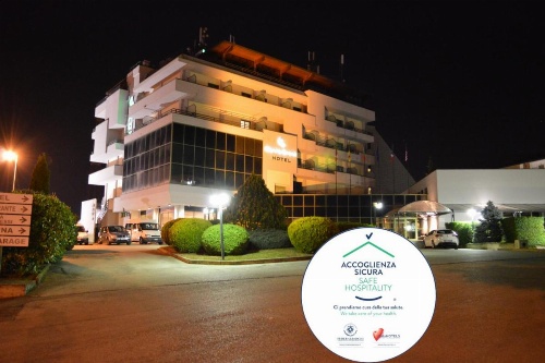 Canadian Hotel image 24