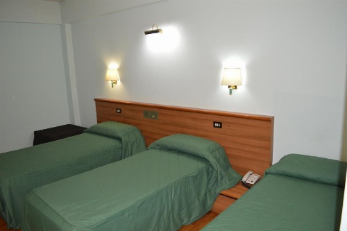 Canadian Hotel image 5