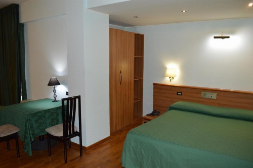 Canadian Hotel image 6